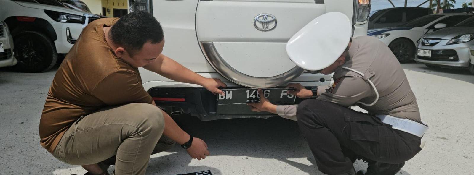 Satlantas Kampar Tegakkan Aturan, Tangkap Kendaraan TNKB Tidak Sesuai